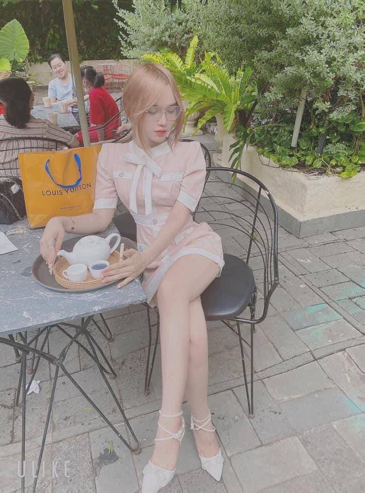 MGMJ-063 Chúng ta không thể ngừng ngắm nhìn đôi tất đen của cô ấy. Yuka Ichi